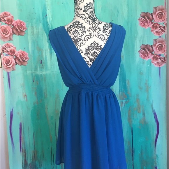 Dress - Picture 3 of 3